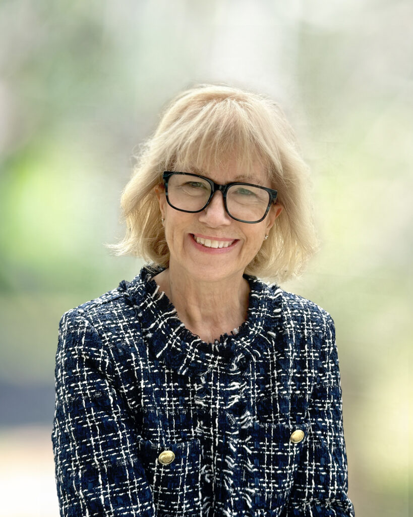 Headshot of Lisa McMains